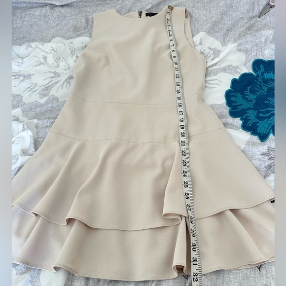 Alice + Olivia Dress Women’s 6 Cream Palmira Tiered Crepe Mini Sleeveless - Picture 6 of 9